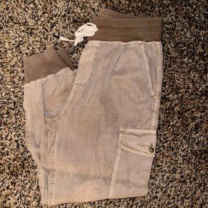 Khaki Pants || Aerie
